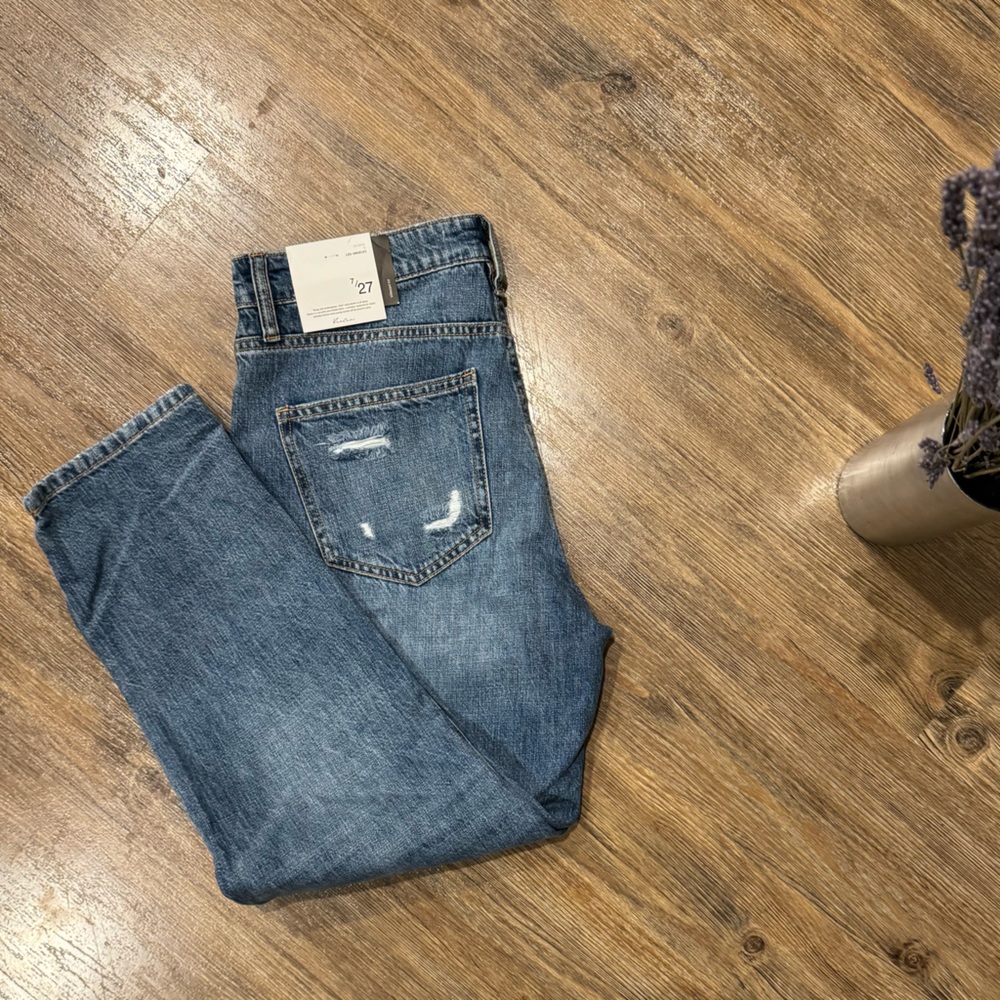 NWT Straight leg, distressed jeans - Picture 3 of 3